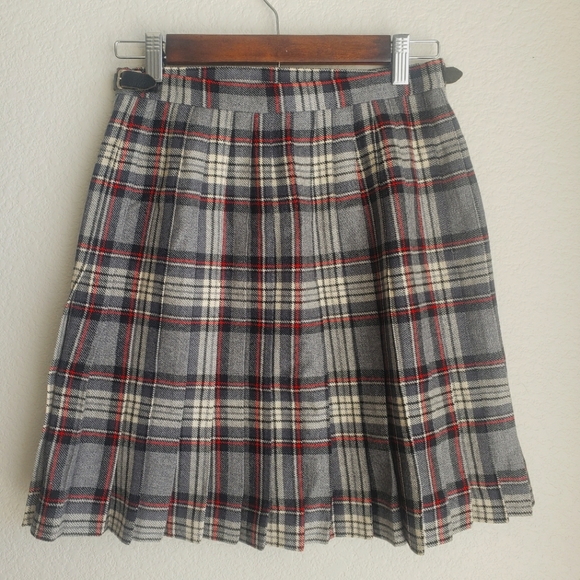 Vintage wool wrap skirt, size medium - Picture 2 of 7